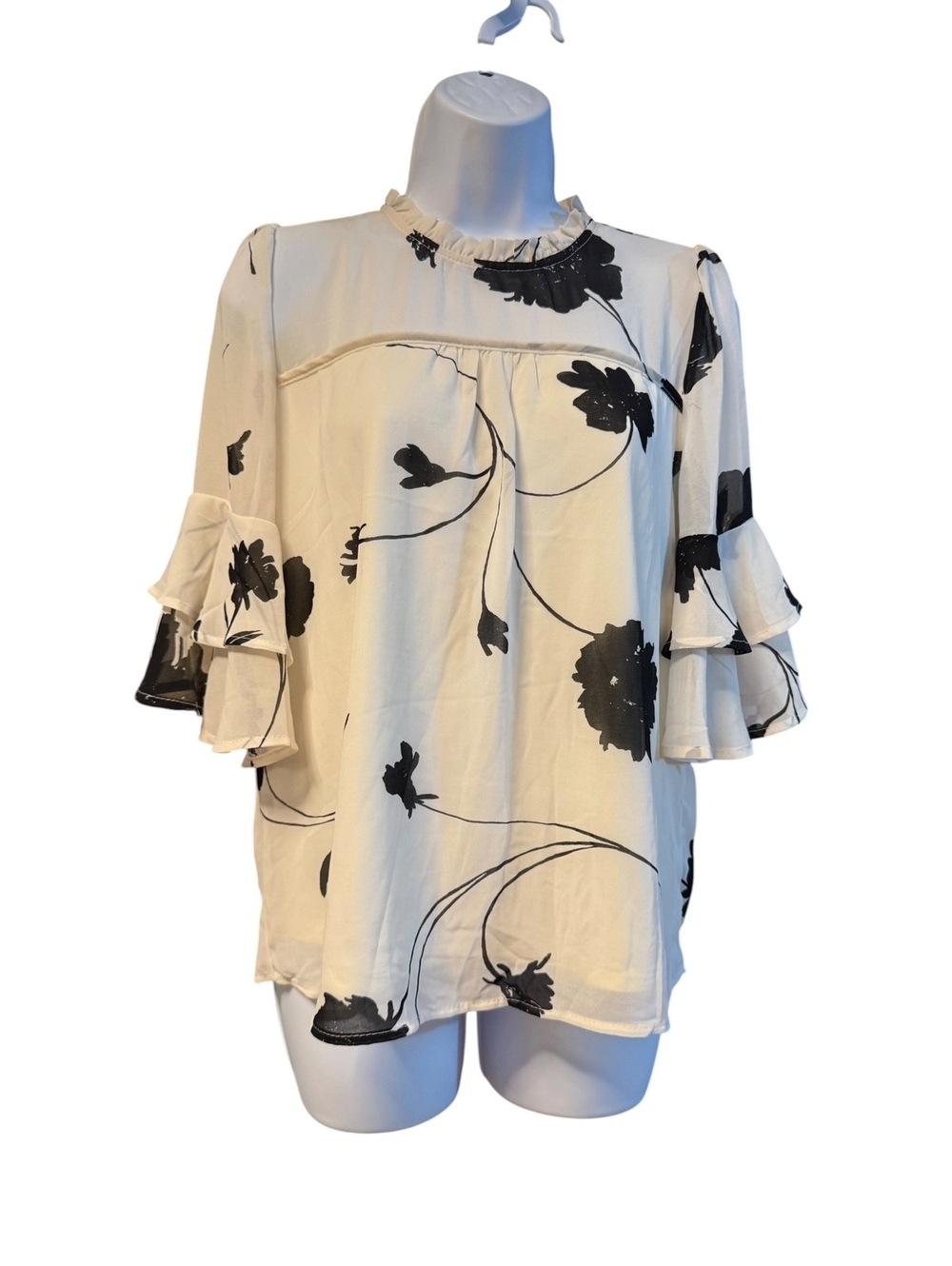 Chic Black and White Floral Ruffle Sleeve Blouse